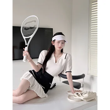 Kórejská Verzia Športové Oblečenie pre Ženy-Biele-Krátke rukávy Jednoduché Klope Pletený Pulóver Sexy Dizajn Pocit Skladaná Sukňa Nastaviť